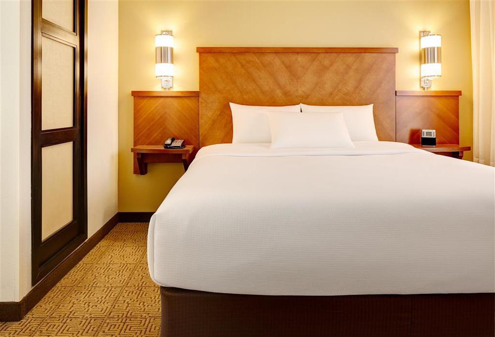 Hyatt Place Chicago - Lombard/Oak Brook Room photo