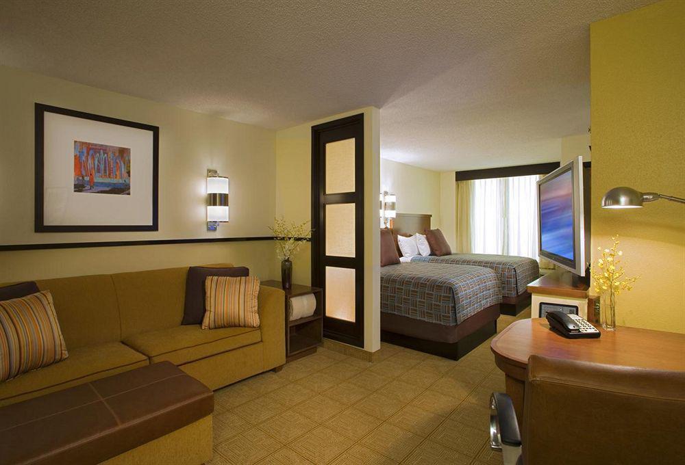 Hyatt Place Chicago - Lombard/Oak Brook Room photo
