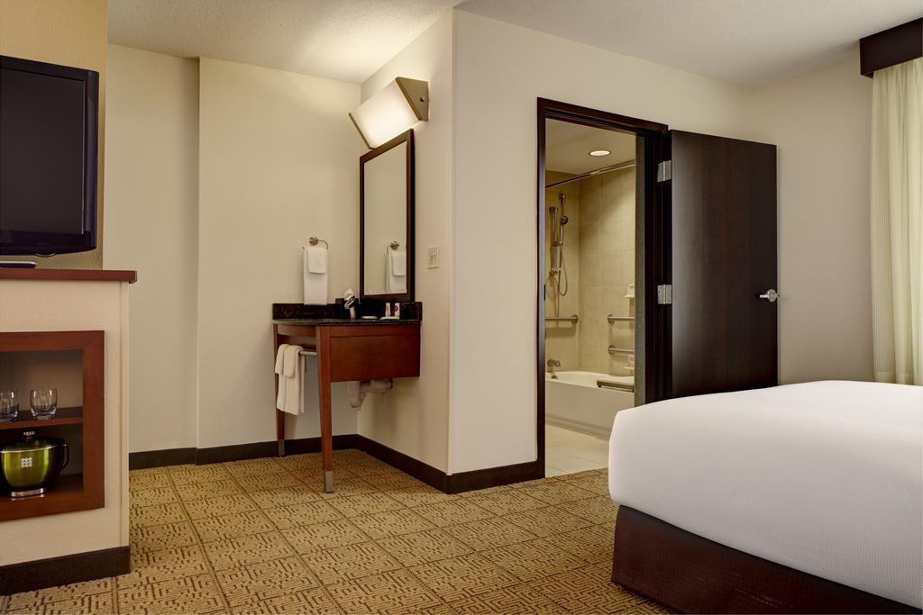 Hyatt Place Chicago - Lombard/Oak Brook Room photo