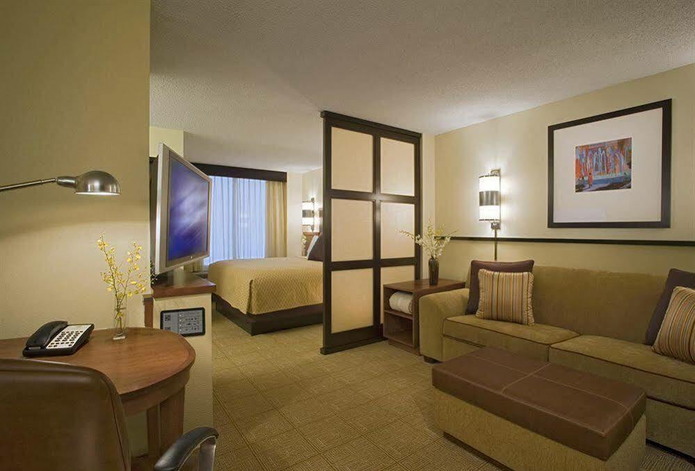 Hyatt Place Chicago - Lombard/Oak Brook Exterior photo